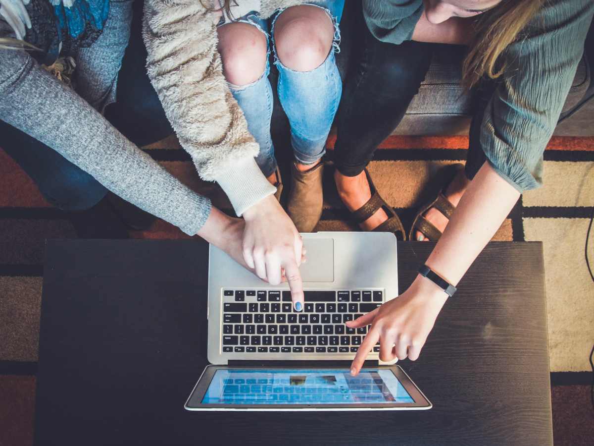 Career Worries? 10 Ways An Online Psychic Can Help